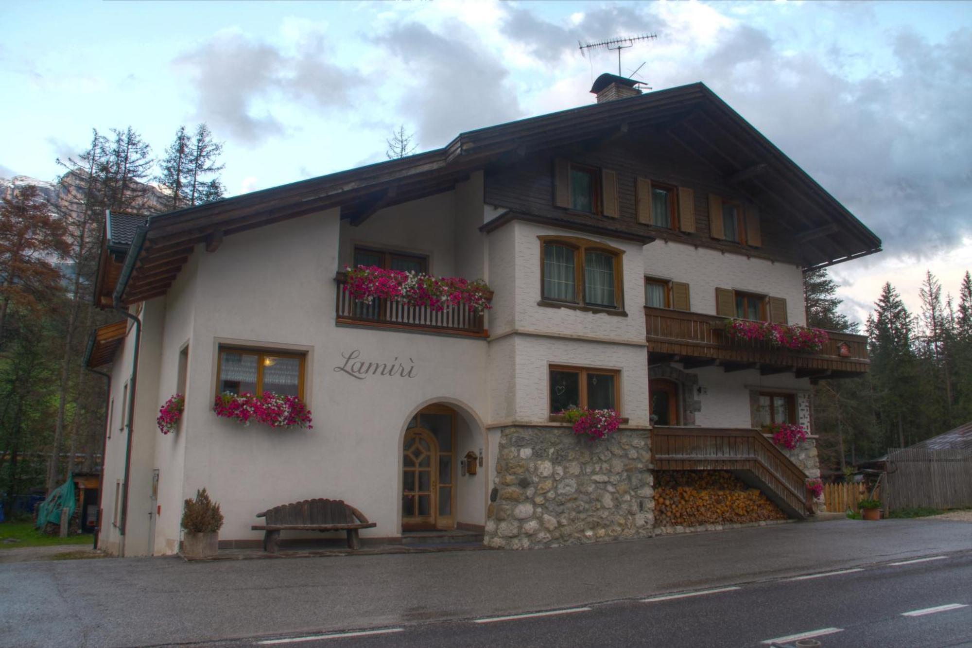 Lamiri Bed and Breakfast Badia  Exteriör bild