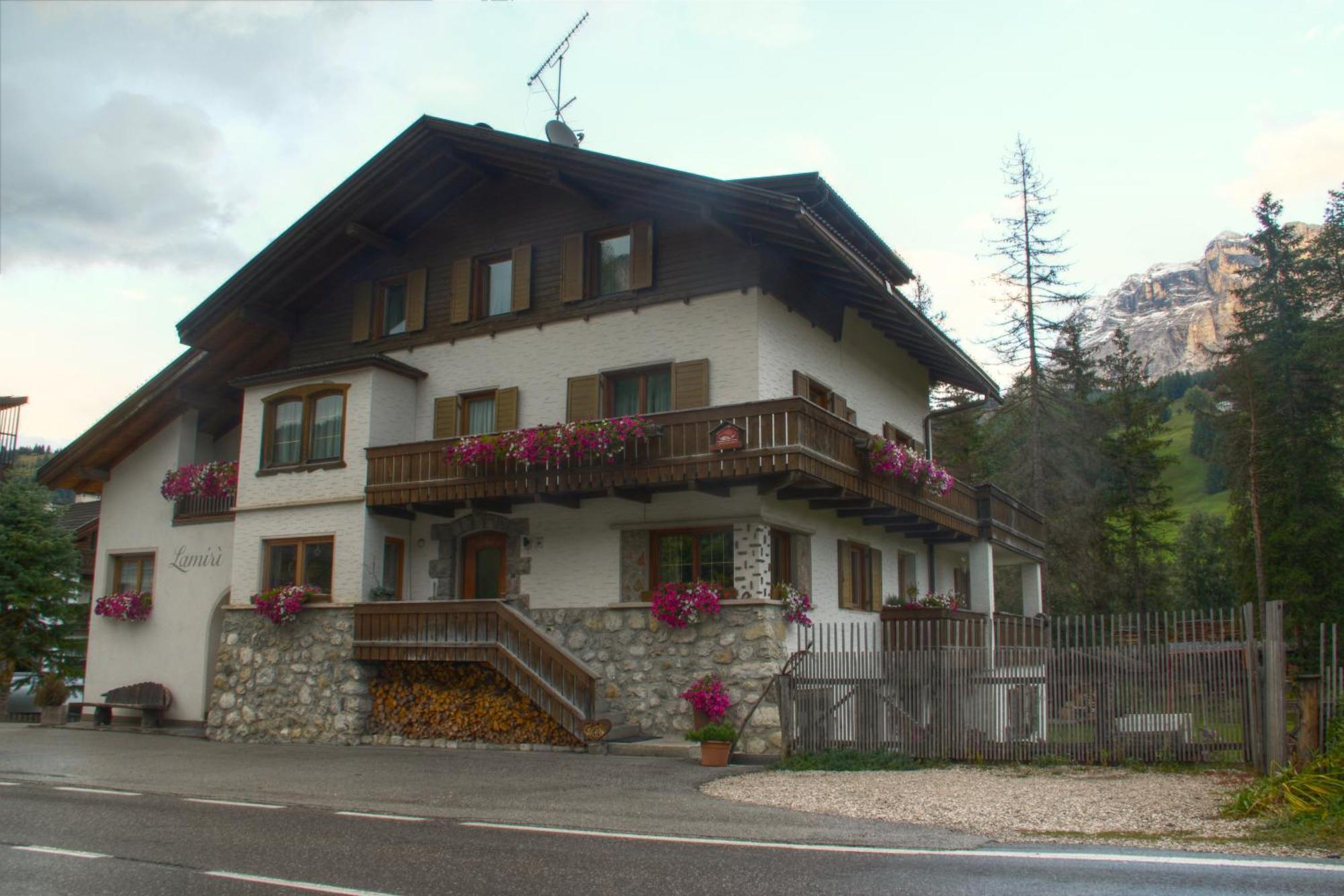 Lamiri Bed and Breakfast Badia  Exteriör bild